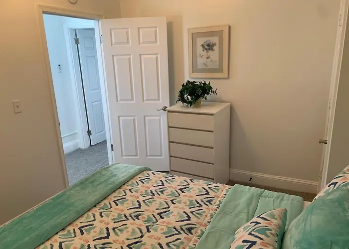 Stylish 2Bd/1Ba Apartment Located In Federal Hill