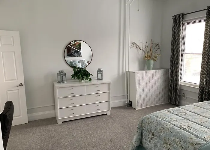 Stylish 2Bd/1Ba Apartment Located In Federal Hill