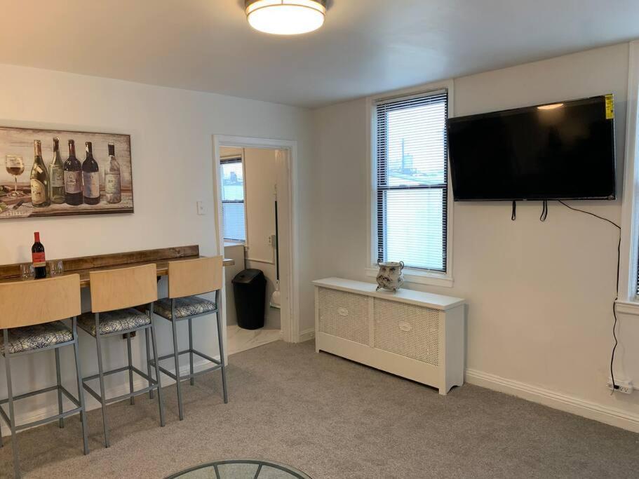 Stylish 2bd/1ba Located In Federal Hill *