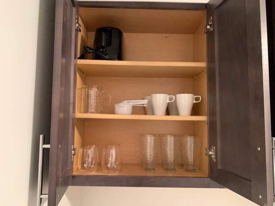 Stylish 2bd/1ba Located In Federal Hill Apartment *